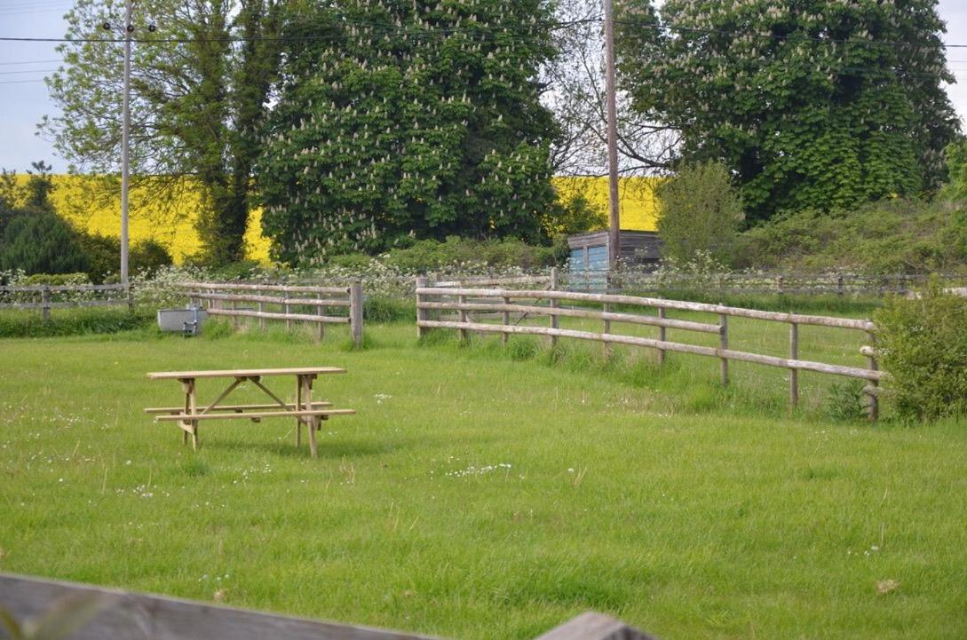 Stable Cottage Teffont Magna Exterior photo
